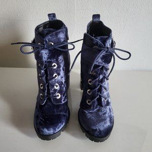 Qupid Sorrento Women's Dark Blue Block Heeled Booties Size 6